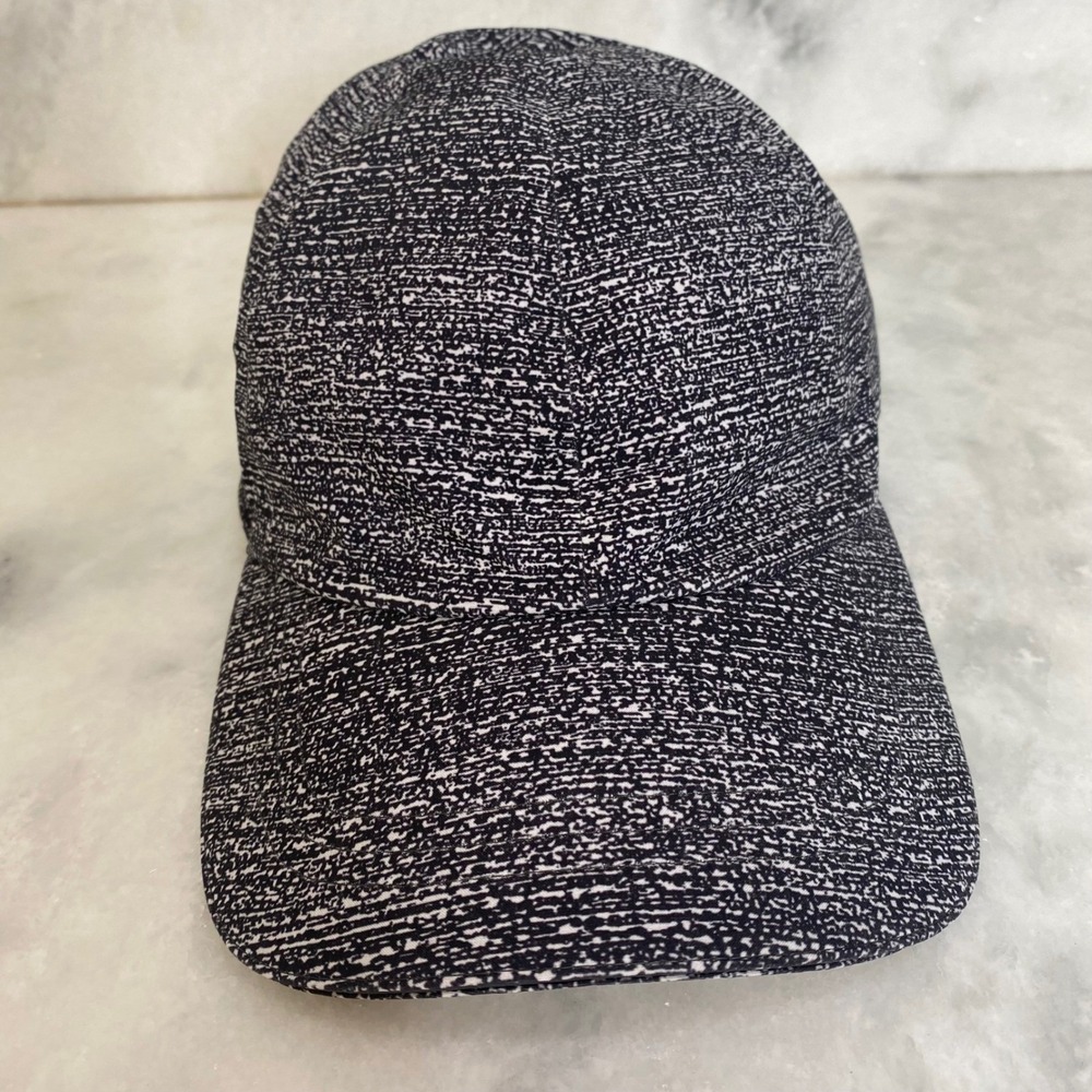 Lululemon Athletica Fast Free Run B&W Static Print Running Adjustable Cap